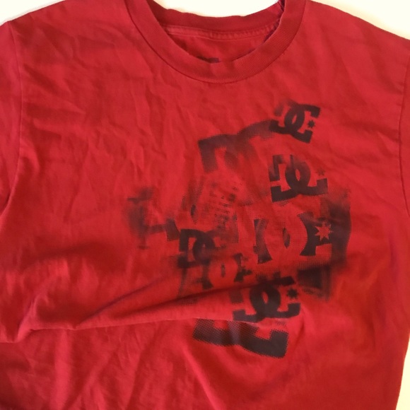 ••3 for $12•• Boys Red DC T-Shirt - Picture 1 of 1